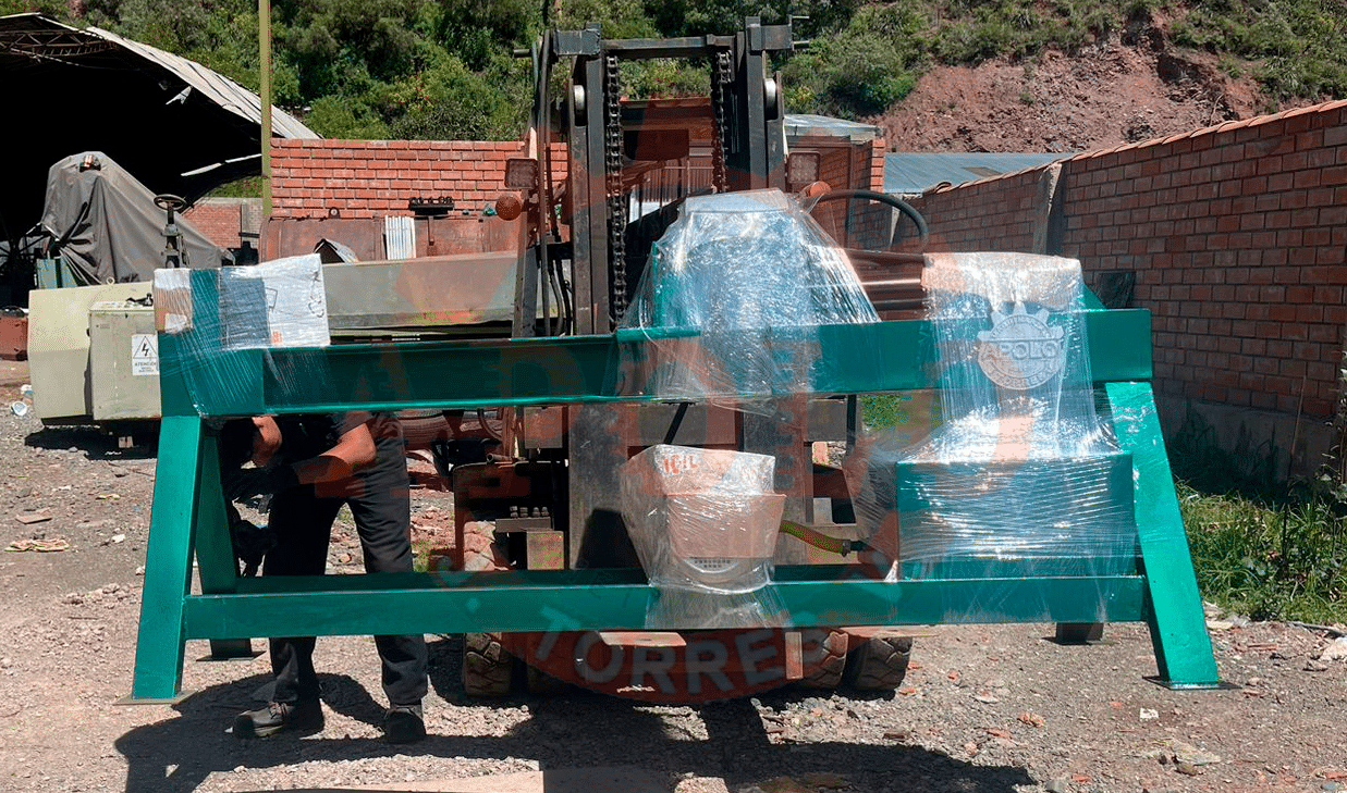 Maquinarias Apolo envía su última partidora de leña a Chilca-Huancayo
